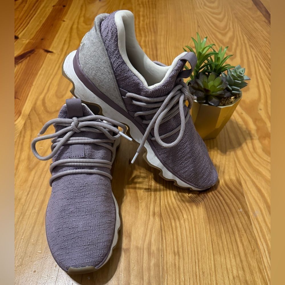 Sorel Kinetic Lace Purple Gray Knit Fabric Women's Sneakers size 9 NL3227-553